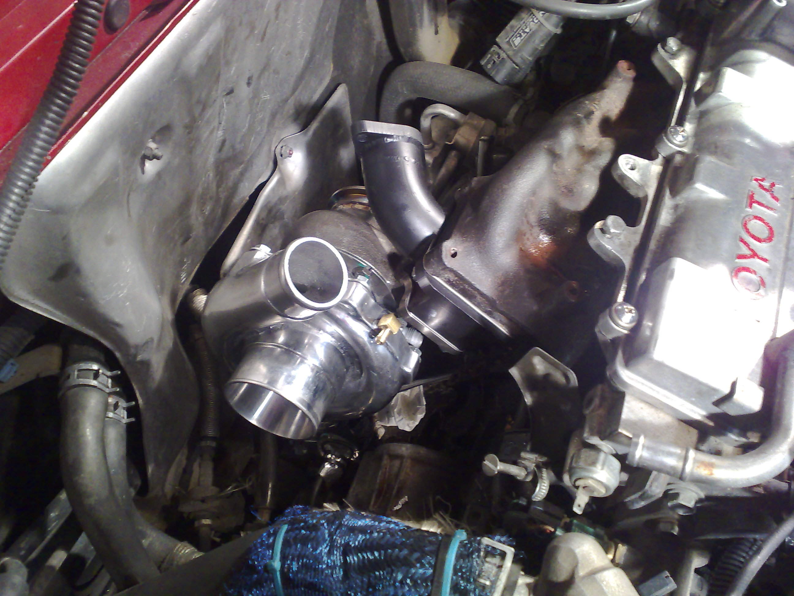 Fått på turboen. Wastegaten og rørkoblinger gjenstår.