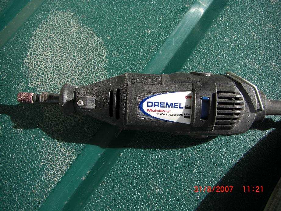 guds oppfinnelse!!! brukte den når jeg monterte turbotrykksmåler, ny spiller, forsterker, div brytere osv... genialt!!! ser liten ut, men dama sier, det er ikke størrelsen det kommer an på..! hehe!!