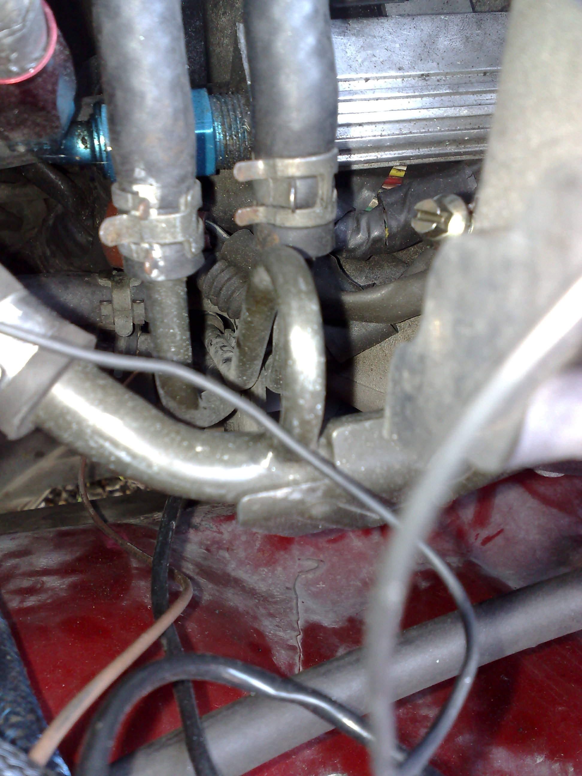 Ser ut som den ene går til IAC, den andre går videre ned og til noe annet..