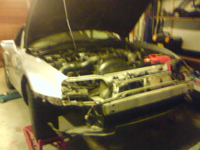 Demontert frontfanger, aktiv frontspoiler, org intercooler og lykter