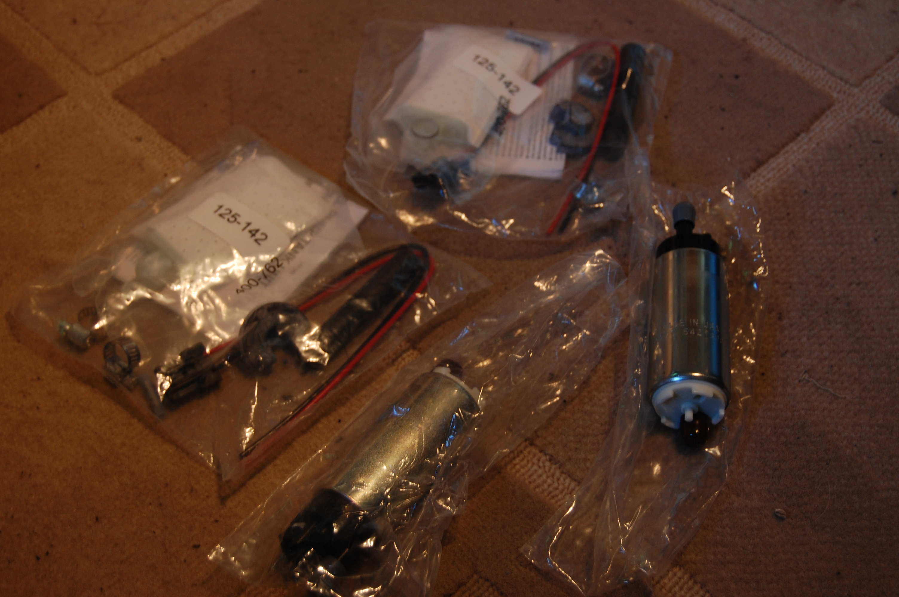 2 stk walbro 255l/h bensin pumper.