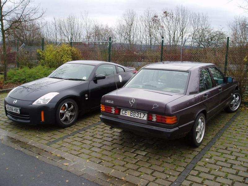 Dette har jeg tatt selv da. 350z'n til venstre tilhører en britisk kompis. Fikk sitte på noen runder, det var rimelig morro :-)