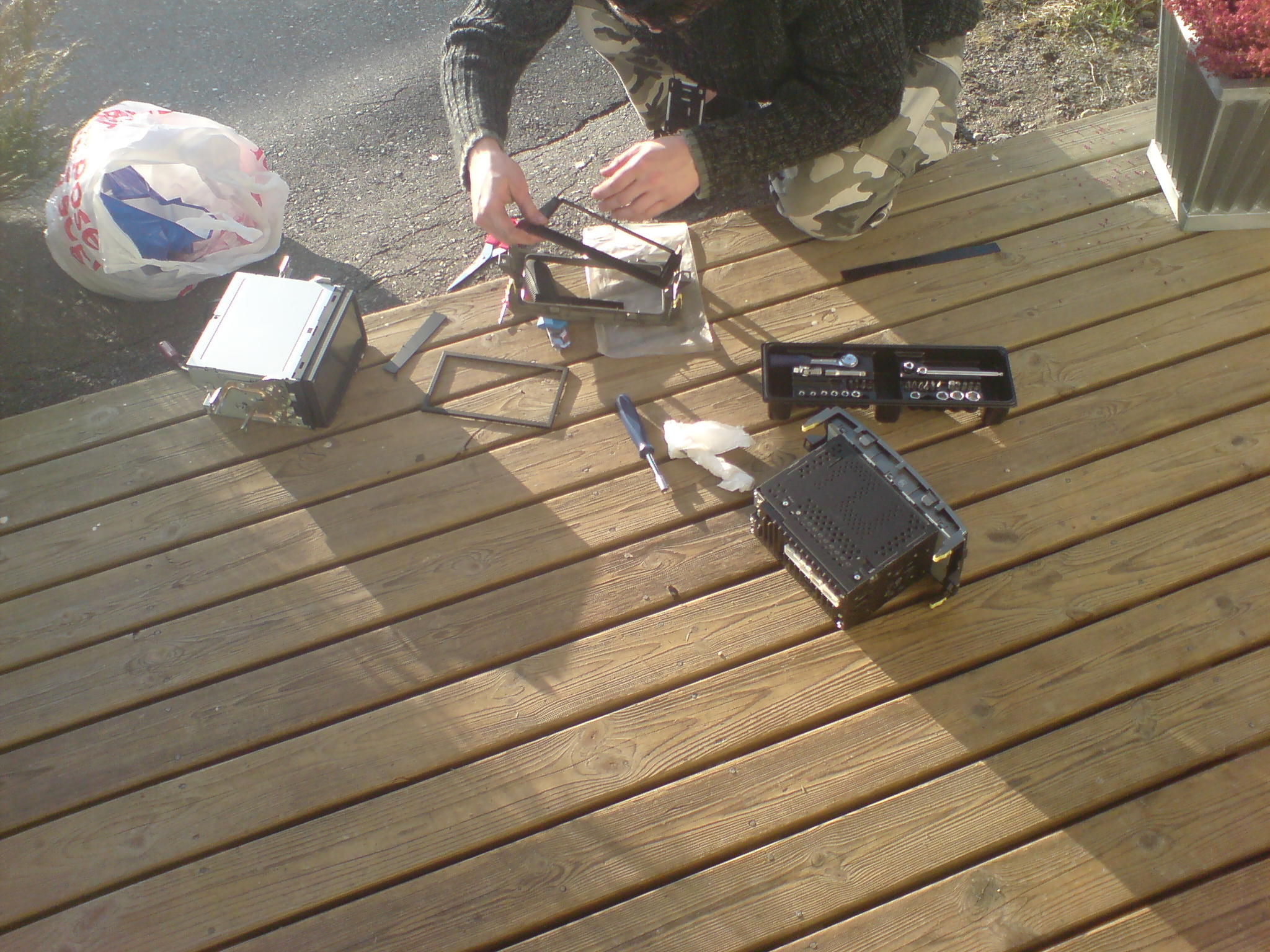 Litt modifisering må til. Deilig vær på trappa