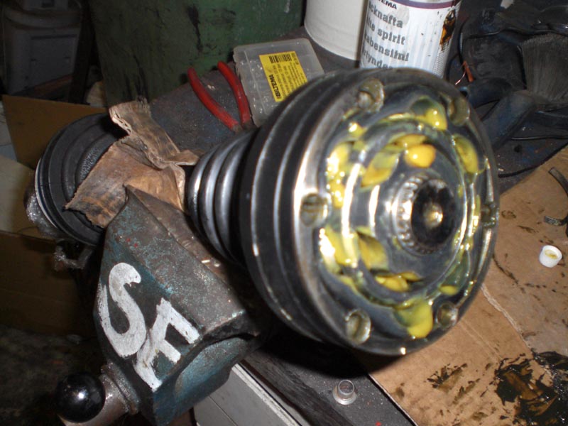 Leddet sammen igjen etter rengjøring og med ny mansjett