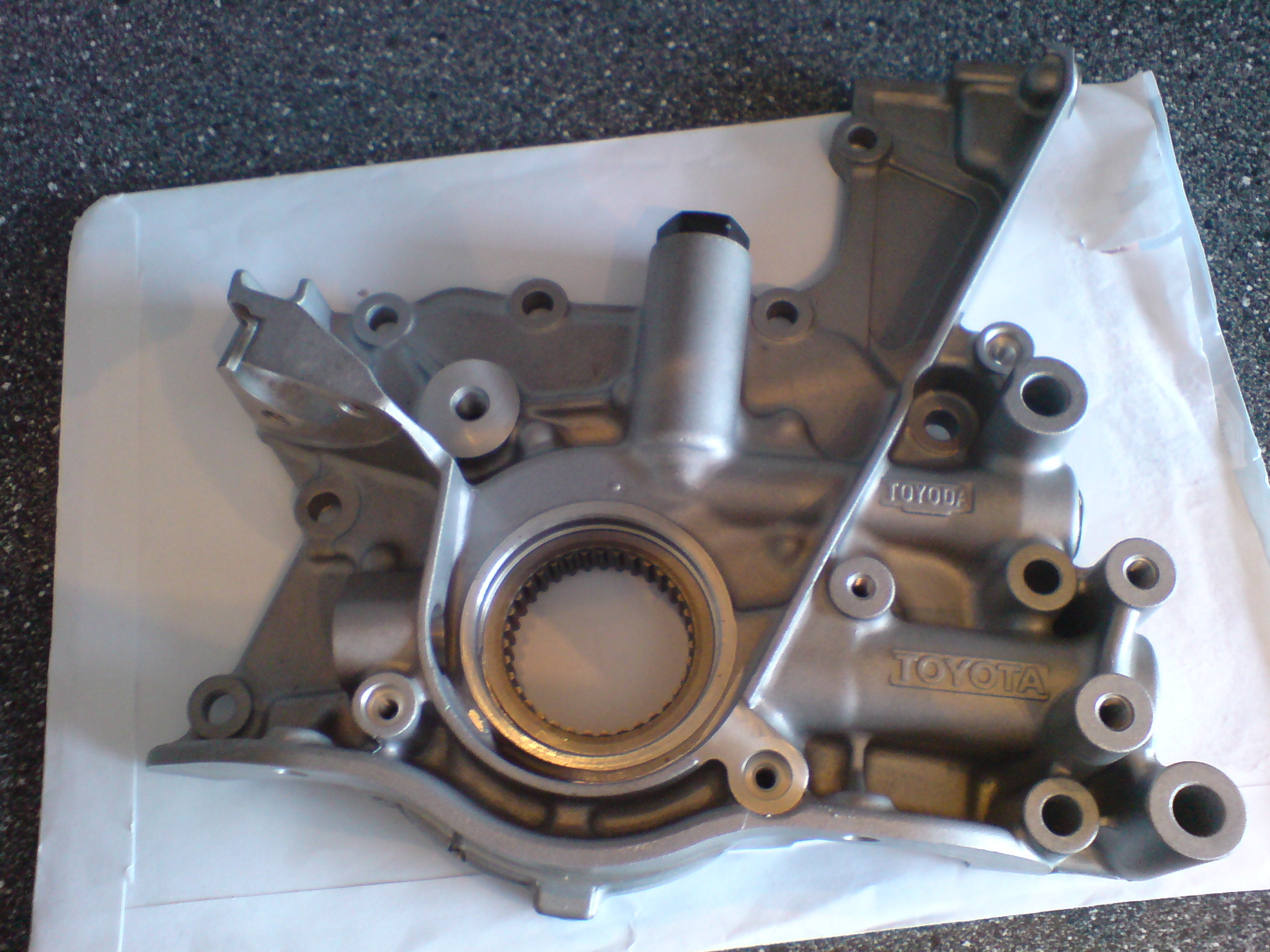 ny kraftigere oljepumpe