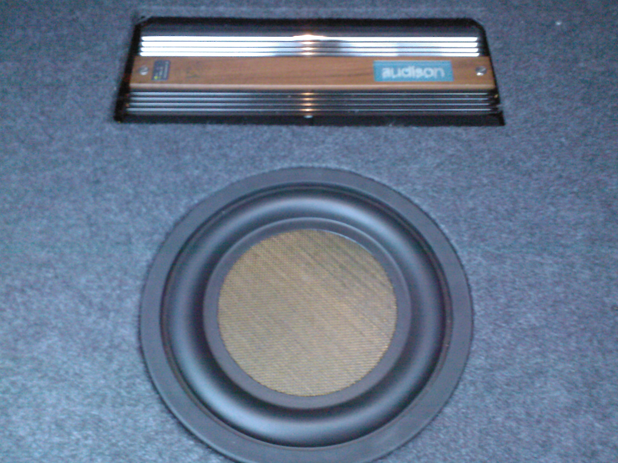 1 stk Audison Vrx 4.300 og 1 12&quot; Helix Esprit E300