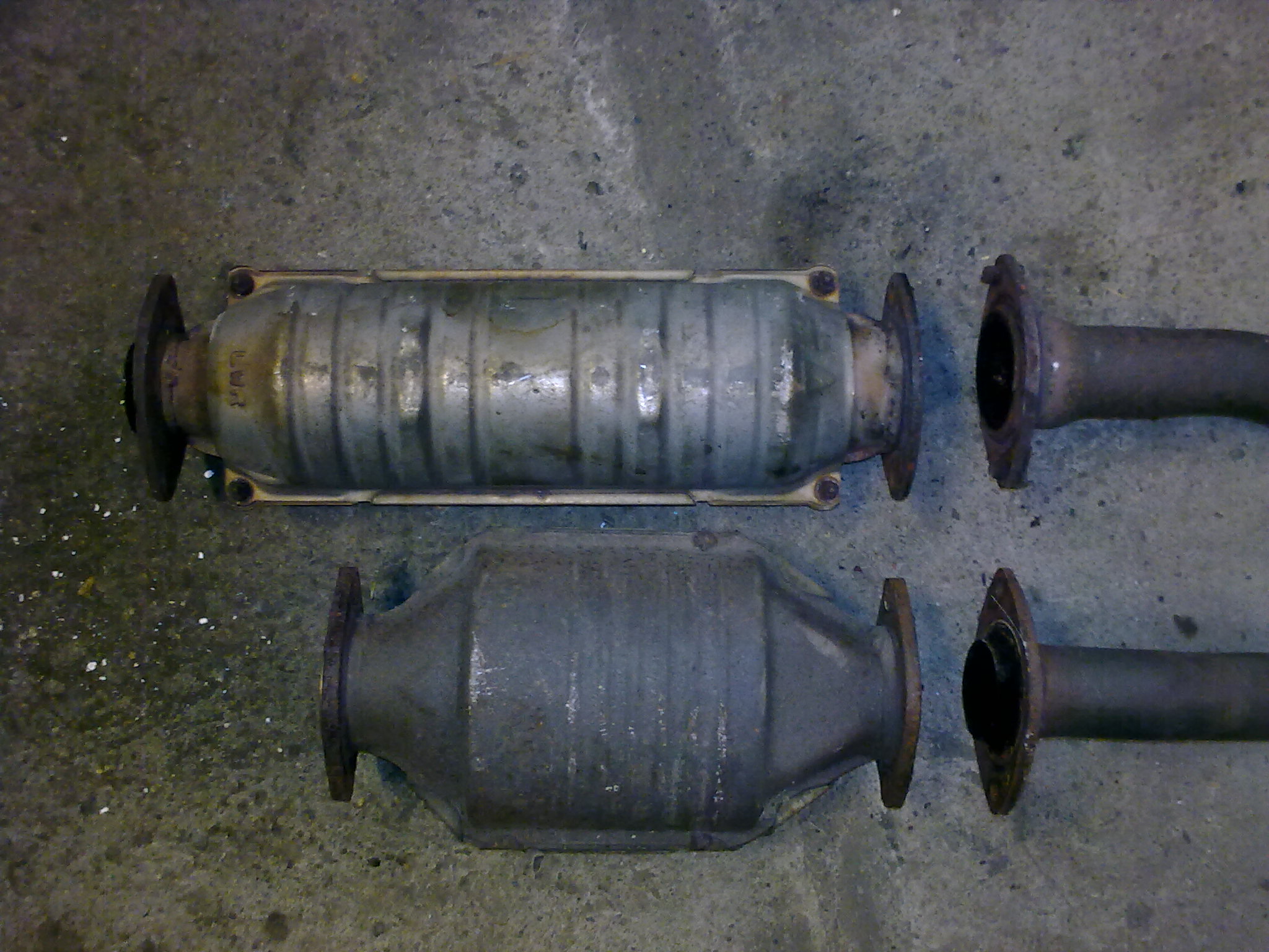 den øverste er til 2.0l GT ST202 ( fra en 1994 mod )  <br />under er fra en 1,8l AT200  ( tror det var en 1996mod )