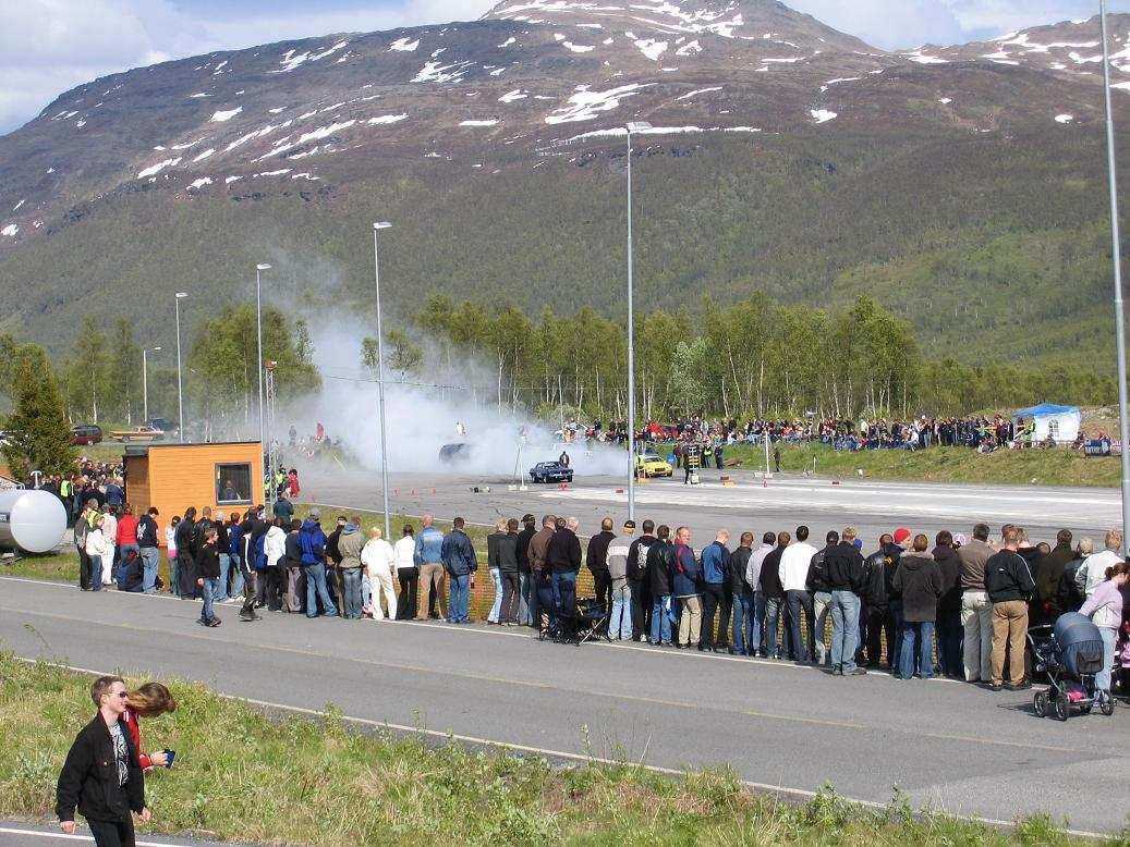 Nok en som er glad i dekka sine :P