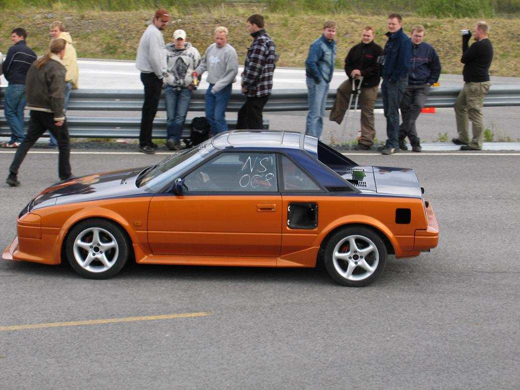 Alt av motordeler i denne kan umulig være orginalt :P Og hadde det mest &amp;quot;hørbare&amp;quot; effekt-anlegget på dragracet ut av bilene..