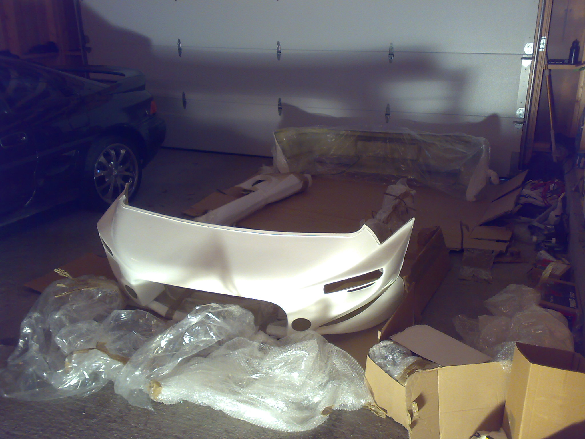 Kittet pakket ut i garasjen og tilpassing begynner :-)