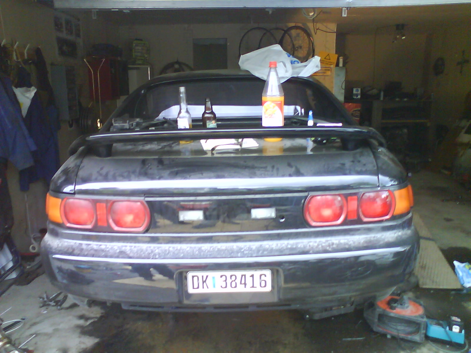 bilen hang og venta på ny motor