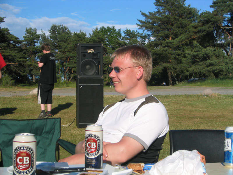Jan Erik koser seg i sola :-)