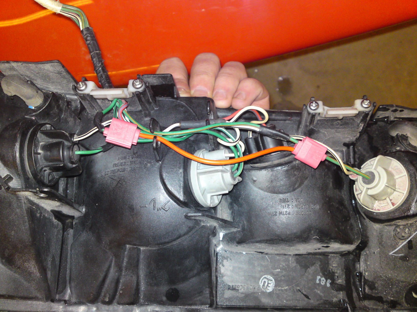 Koblingen i bakkant av lykta