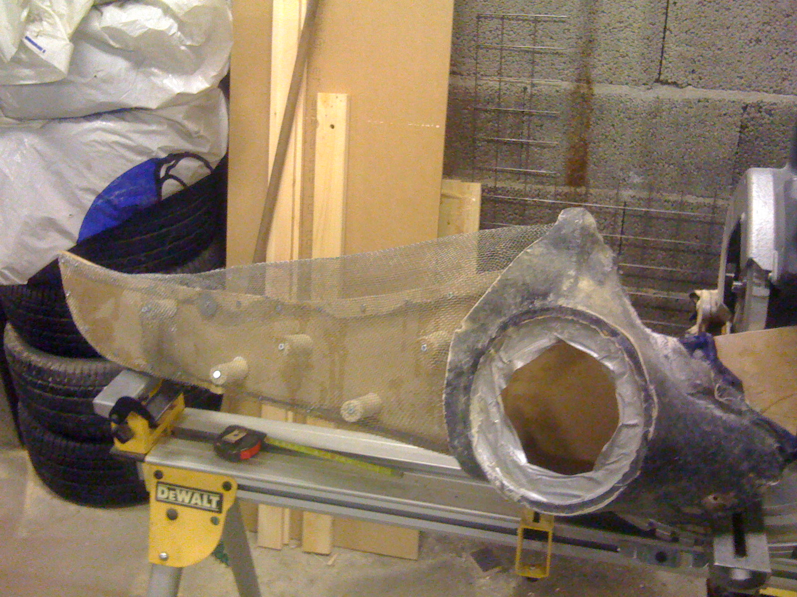 Her er det meste skåret bort fra de gamle kassene og erstattet med netting