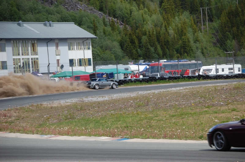 Terje leker offshore-båt