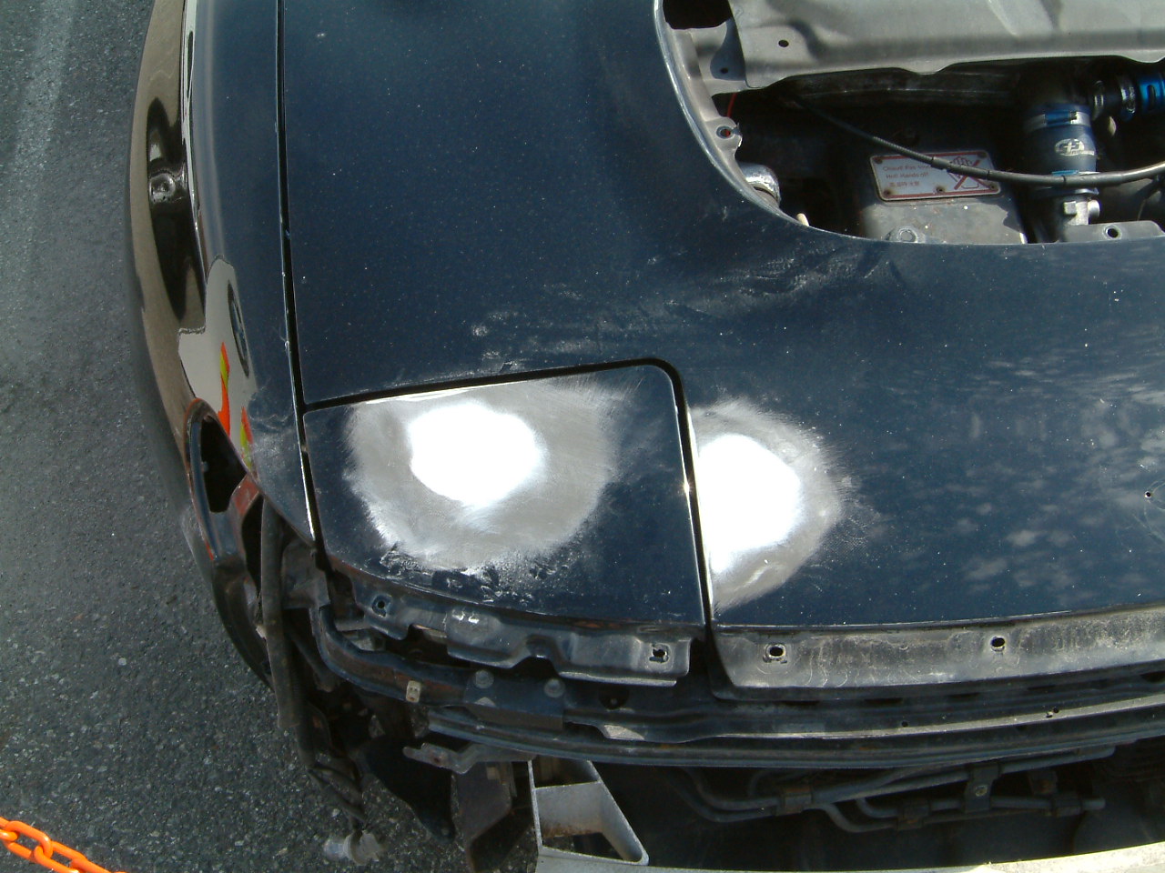 Fiksa litt småbulker på dekselet og panseret