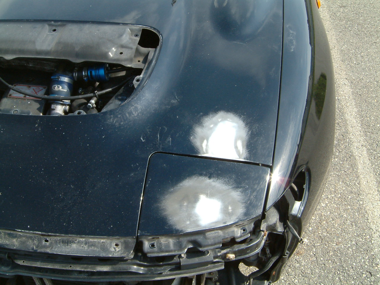 Fiksa litt småbulker på dekselet og panseret