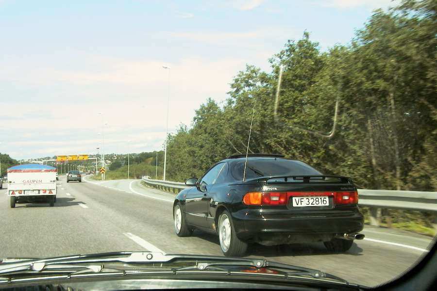 GT4'en med Momo Sport 17&amp;quot; felger....slike som jeg hadde på min ST182...*snufs*