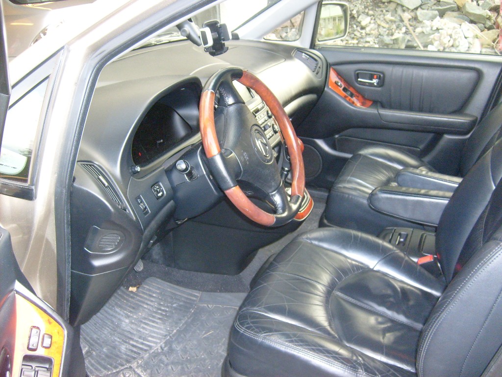 Svært komfortabel bil og 3 liter V6 er helt ok for en familiebil ;-)