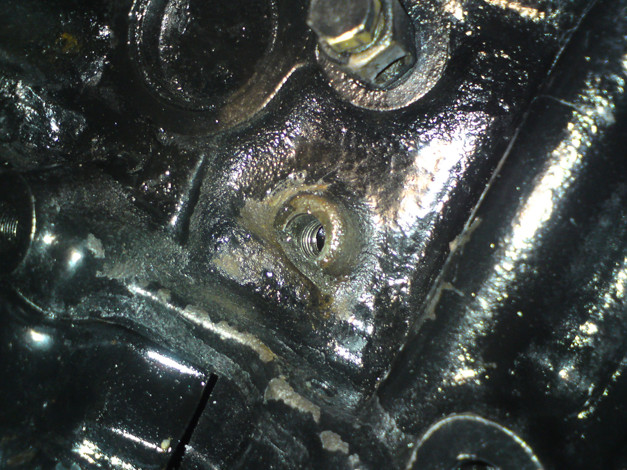 Feste for giver til oljetrykksmåler