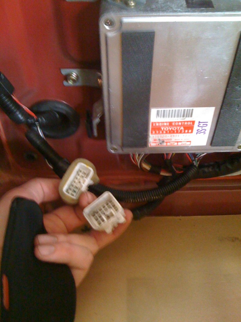 Dette er 91 gti ledningsnettet som står i. Pluggene passer ikke i hverandre.