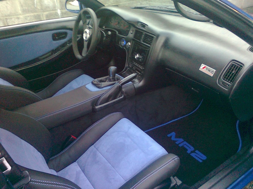 mr2 interiør nye matter.jpg