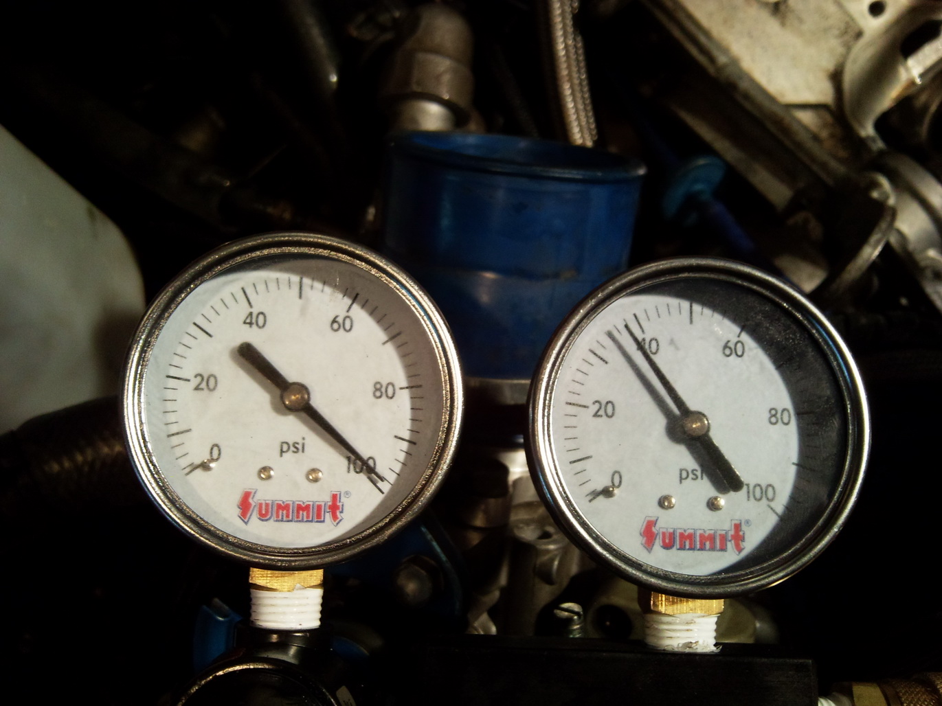 Leak down tester. Som klart viser at det er problem med stempel/ring