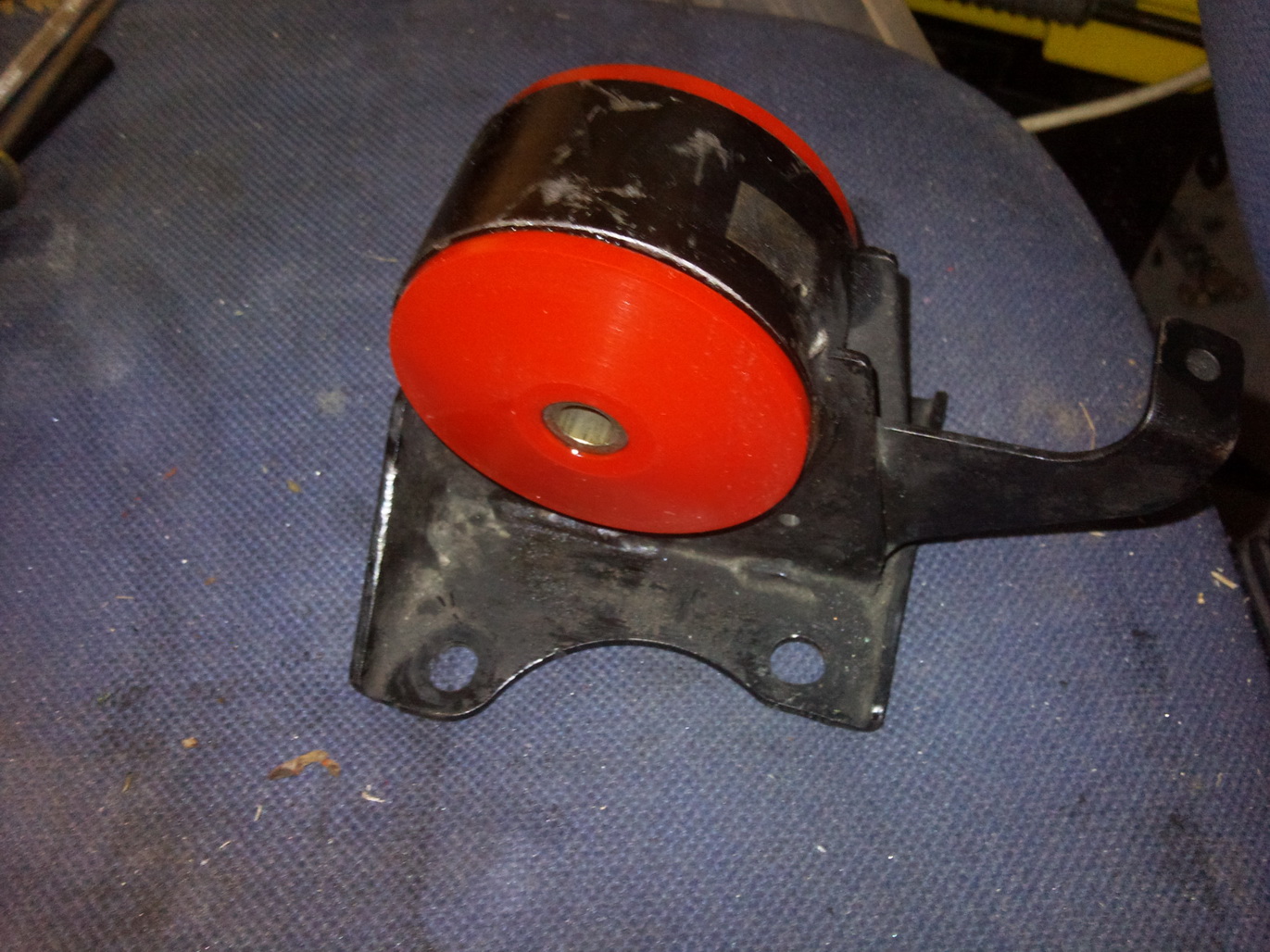 byttet til polyforinger i motor festene.