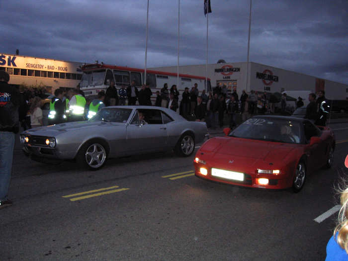 Kan vel si det sånn, at denne NSX'en fikk HARD konkurranse!