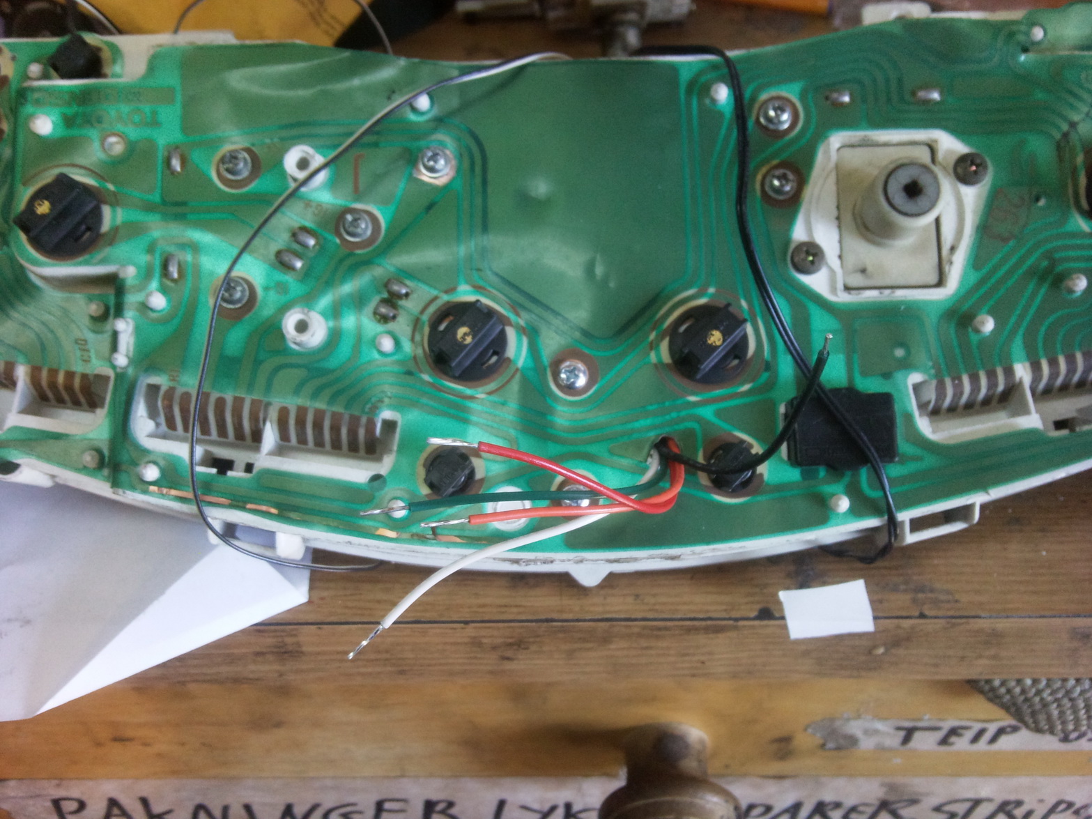 Fått ledningene på plass.. :)