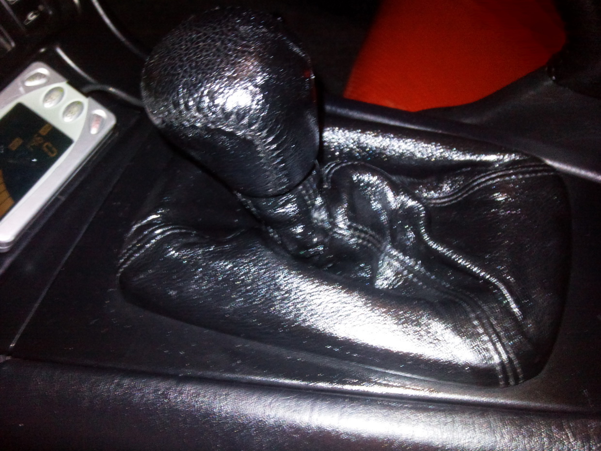 Nytt skinn rundt girspak også: