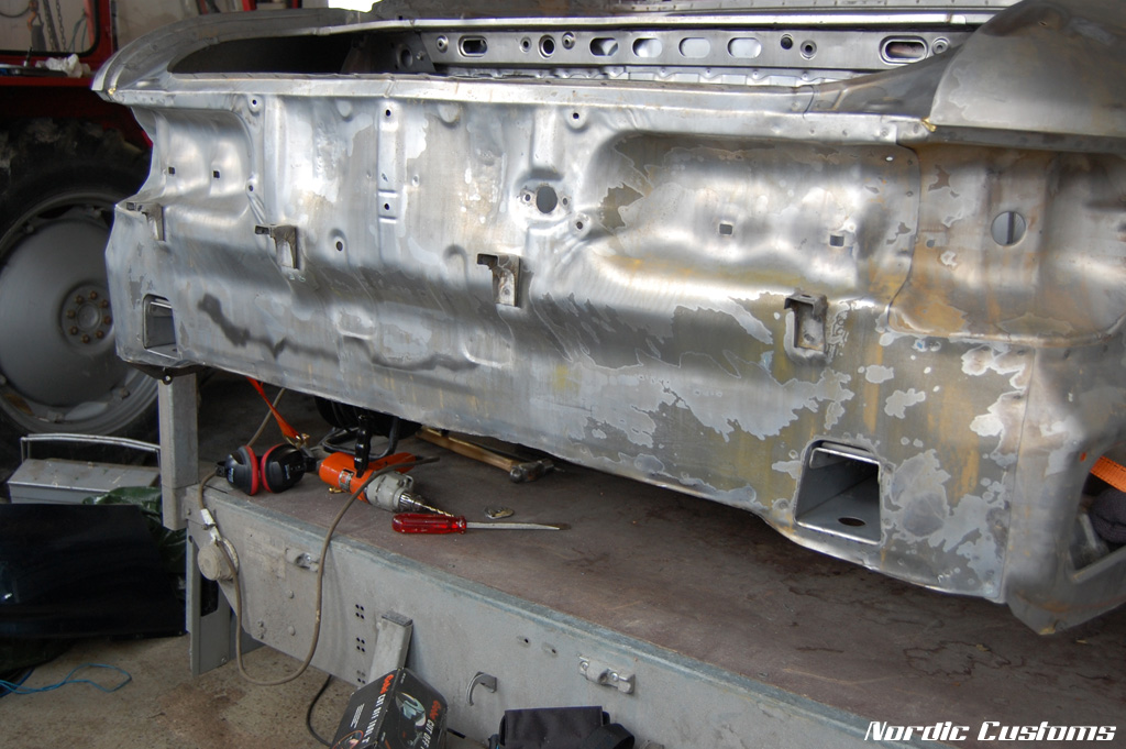 Gikk litt amok med vinkelslipern bak, håper det går greit for bakfangern...