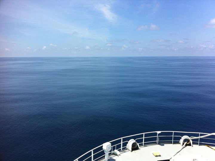 Nyjobben.. Stillehavet vest av Colombia, flatt hav, sol og 30 grader.. uff ;)