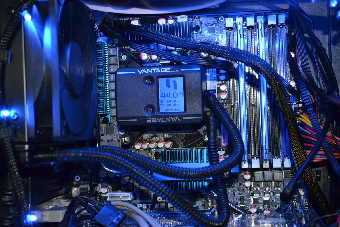 vannkjølt. 100% load på cpu når bildene ble tatt. Kjører distributed.net klienten. :)