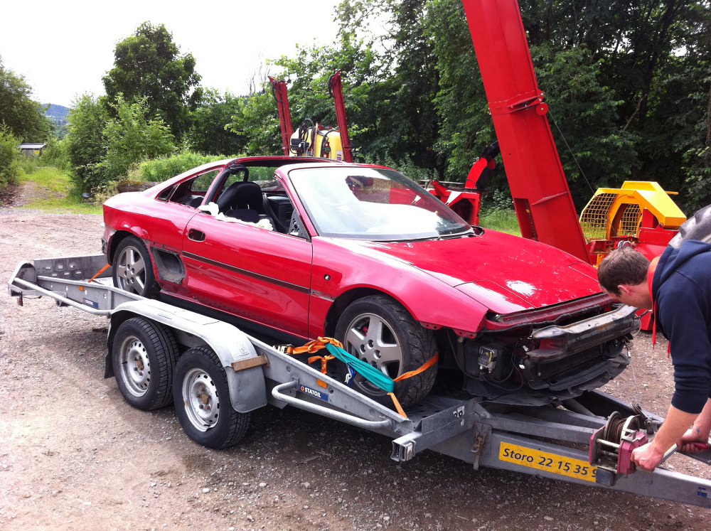 På vei til lakkering