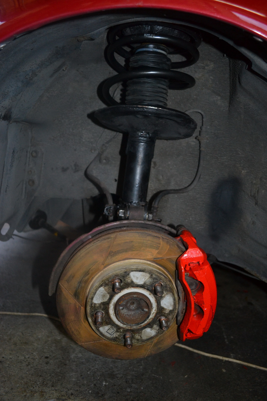 Dempere og fjærer montert (for 3. gang? (har vært igjennom diverse senkesett nå før jeg ble fornøyd.)