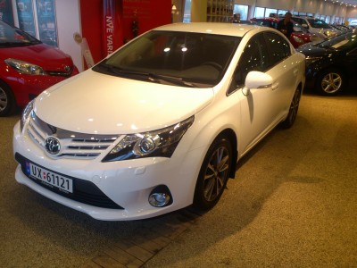 avensis2.jpg