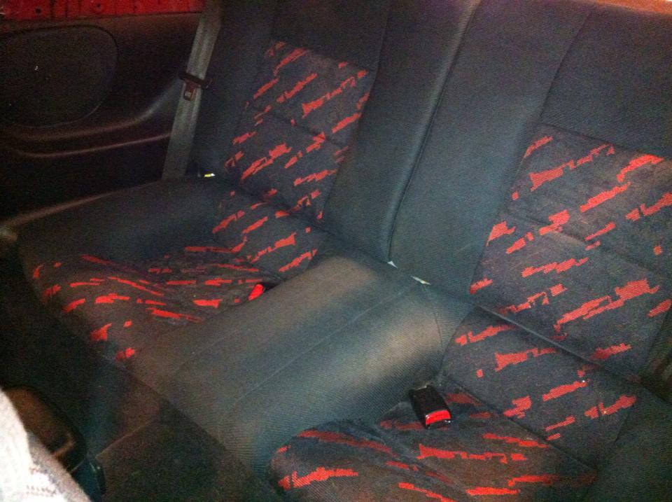 Har montert de nye baksetene, tror bilen får et mye bedre helhets inntrykk innvendig nå jeg får framsetene.