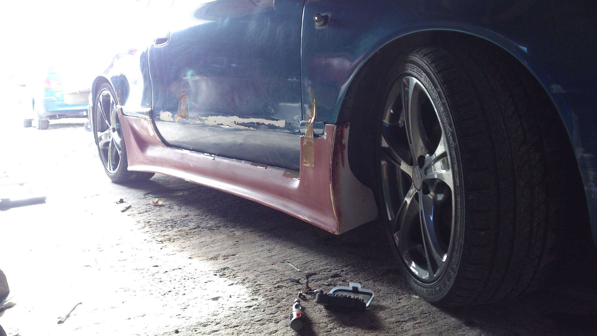 prøve montering av sideskjørt :)