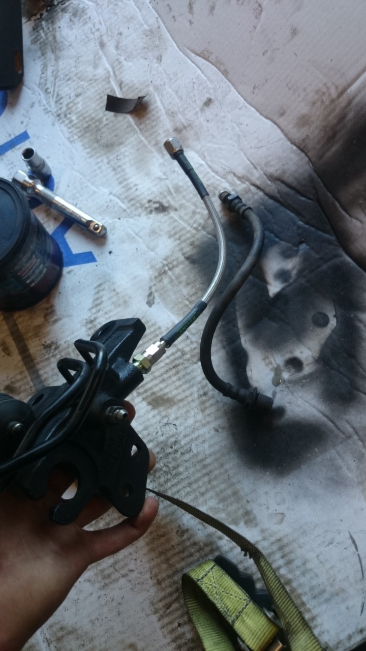 slavesylinder og ny stålomspunnet clutchslange.