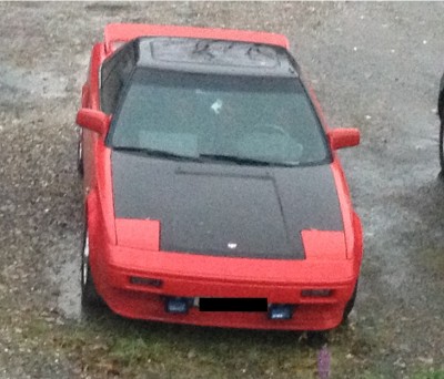 MR2, rød,svart.jpg