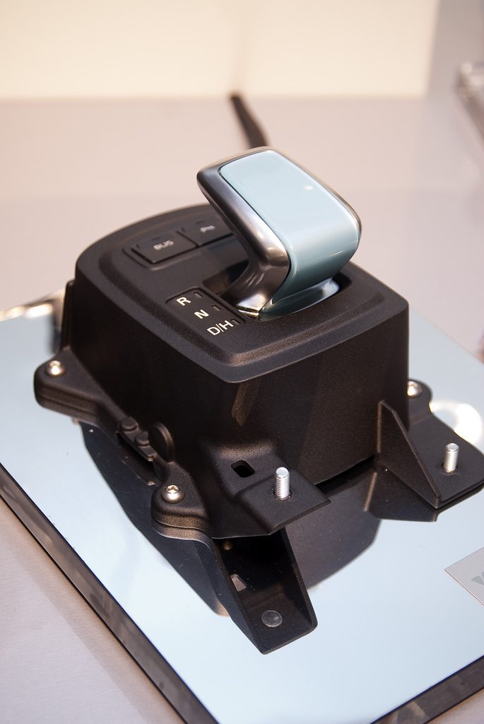 131112-Automatic-transmission-Shifter-Volvo-C30-electric-685x1024.jpg