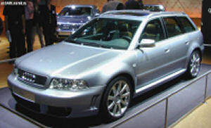 01_audi_rs4.jpg