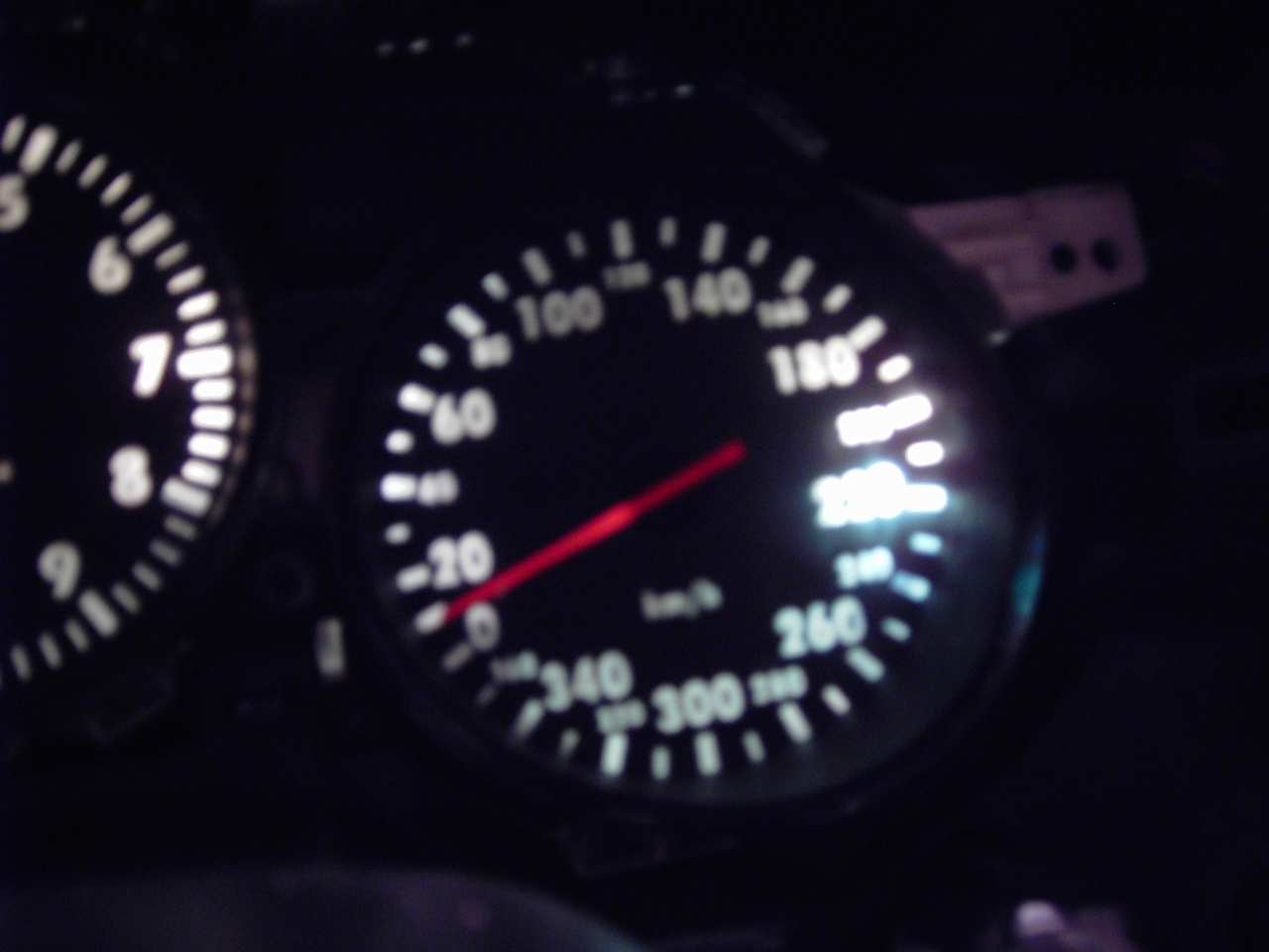 nytt speedometer-8 med lys.JPG