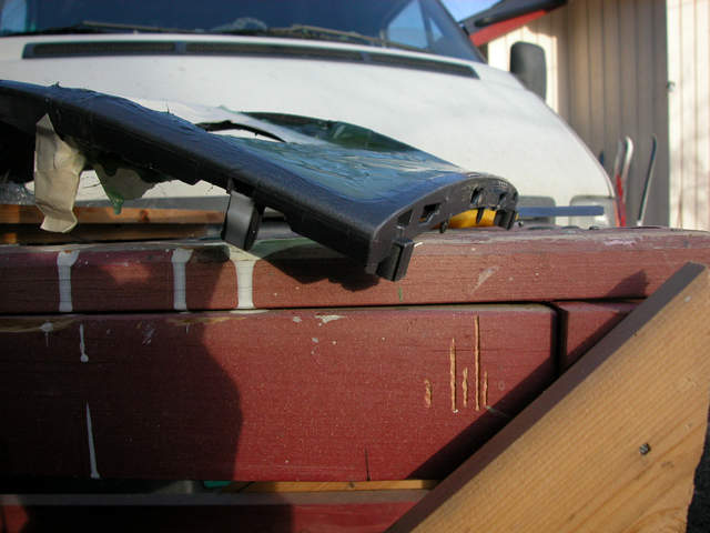 Fylte ut sånn ca gjevnt med consolen slik at det blir lettere å sprarkle hele consolen