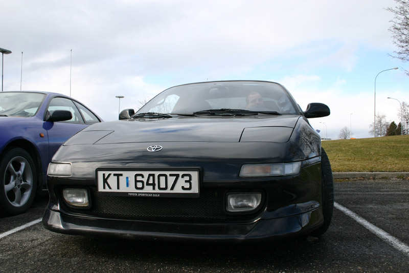 En turbo mr2 bestemte seg for å dukke opp (legg merke til ts-ogn logoen på skiltramma)