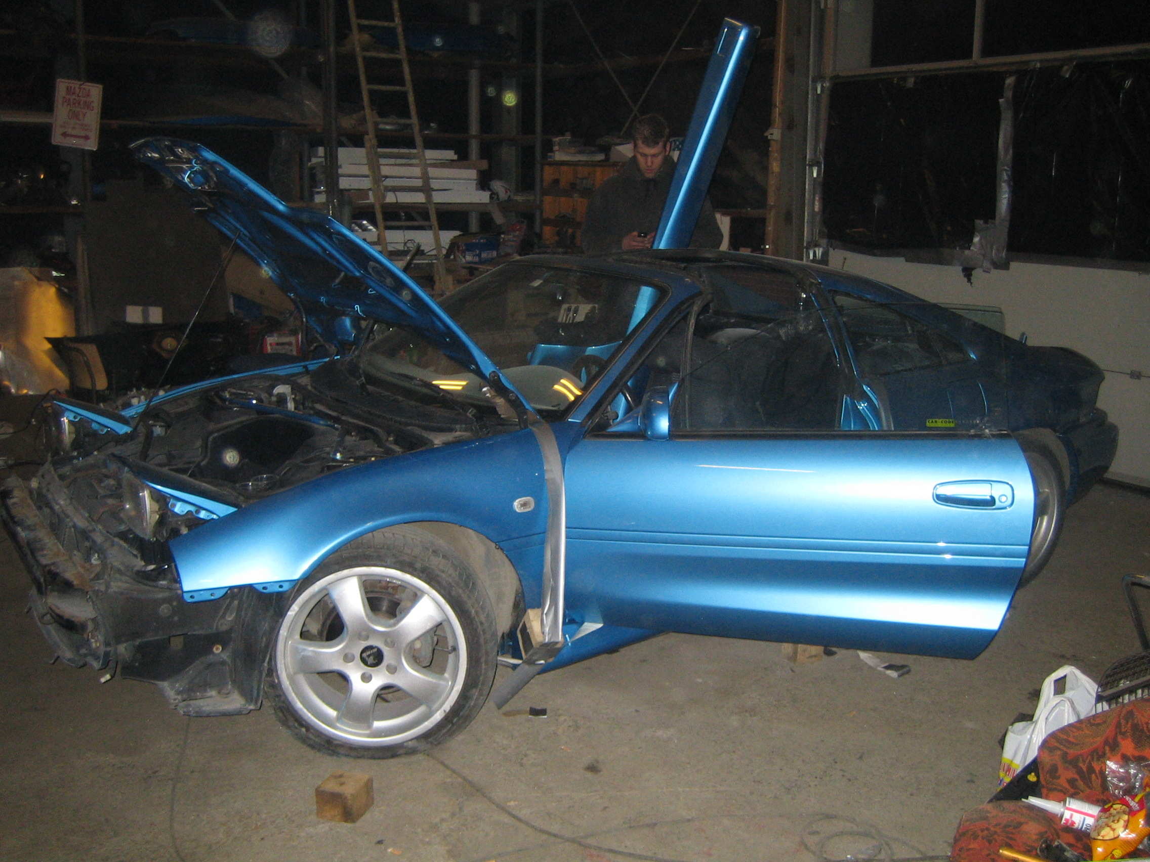 Sideskjørt i press og GT4 CS ivrig på sms-flørtern i bakgrunnen