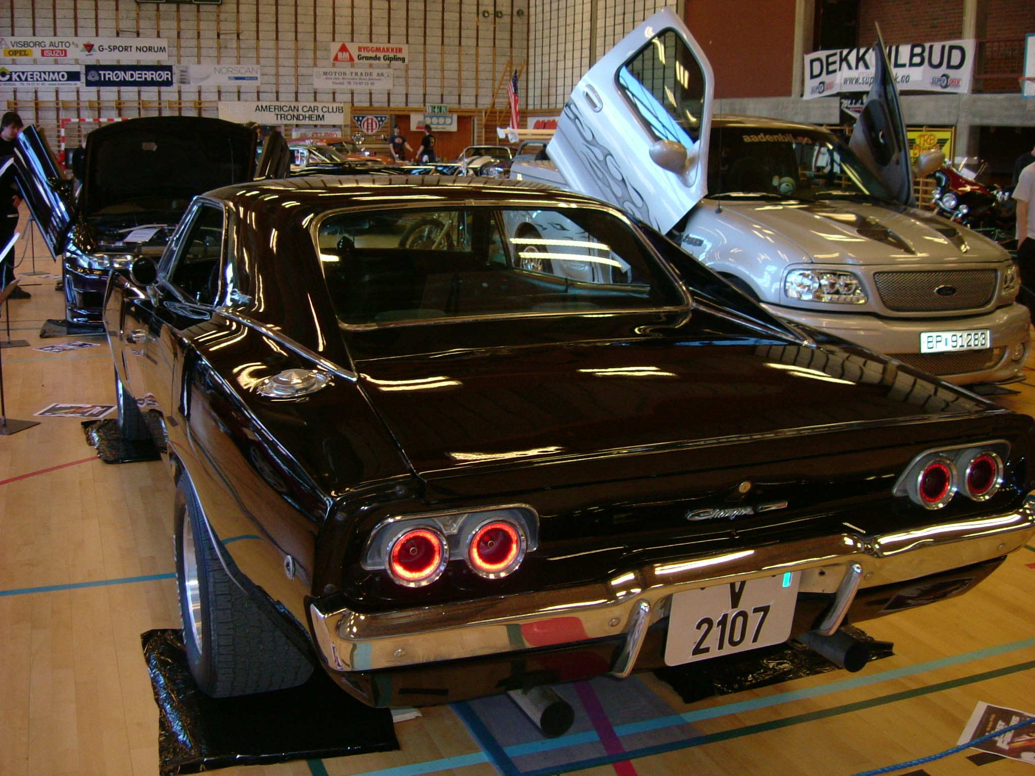 broom brooom wrææææl...
<br />
<br />shekk Ford`n i bakgrunnen :)
<br />Ikke dum :)