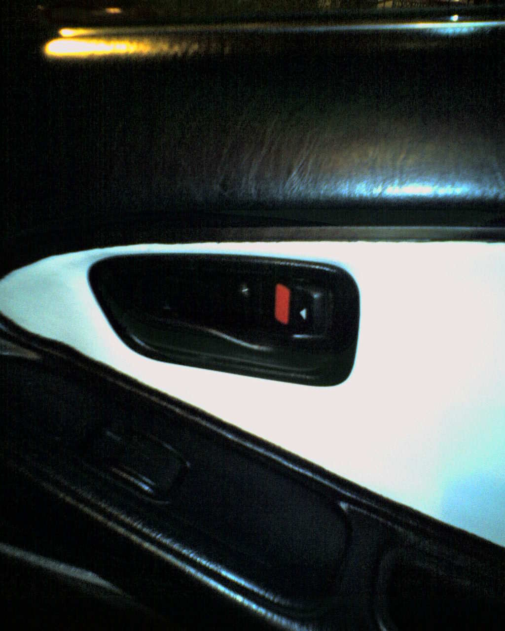 trenger ei list rundt kanten av det hvite..lurer på hvor jeg får tak i det..