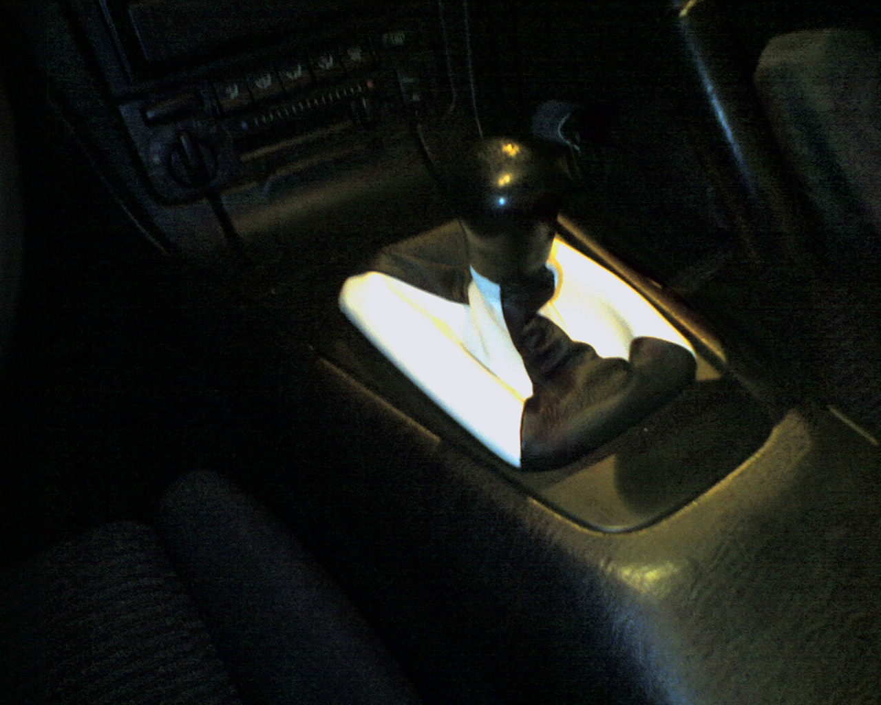 Girstanga..sydd på mammas symaskin.. dette er sort hud og hvit sky-skinn